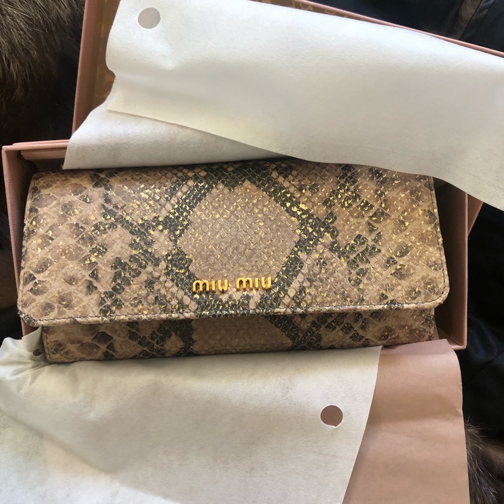 NWT Miu Miu wallet